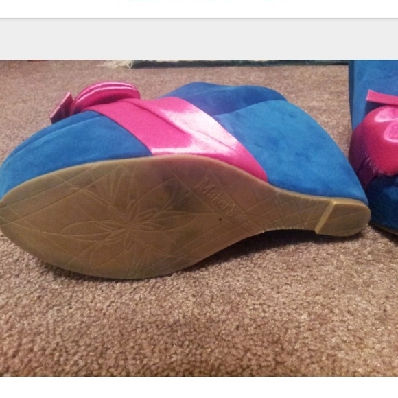 Maker's Turquoise Faux Suede Wedge Shoe...6 - Picture 4 of 4